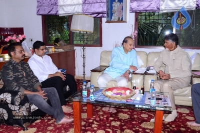 Chandrababu and Balakrishna Meet Superstar Krishna Family - 29 of 60