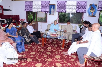 Chandrababu and Balakrishna Meet Superstar Krishna Family - 41 of 60