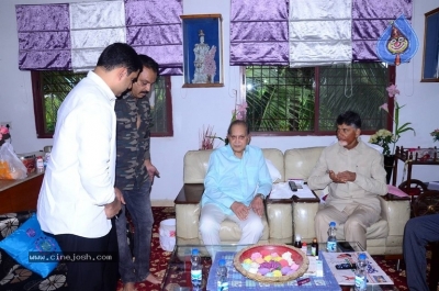 Chandrababu and Balakrishna Meet Superstar Krishna Family - 59 of 60