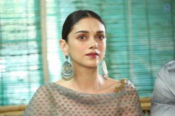 Cheliyaa Movie Press Meet Photos - 7 of 17