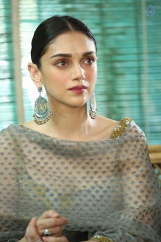 Cheliyaa Movie Press Meet Photos - 11 of 17