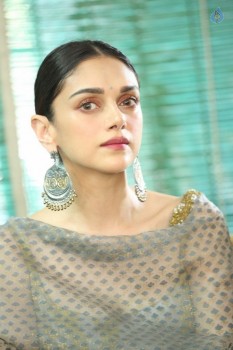 Cheliyaa Movie Press Meet Photos - 12 of 17