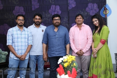 Chiranjeevi Appreciates Taxiwala Team - 4 of 4