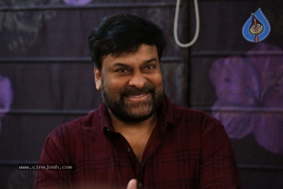 Chiranjeevi Press Meet About Tholiprema Photos - 5 of 21