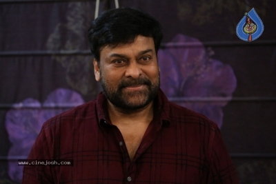 Chiranjeevi Press Meet About Tholiprema Photos - 10 of 21