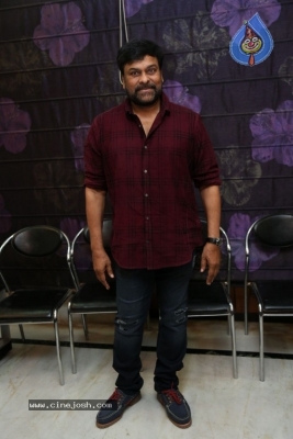 Chiranjeevi Press Meet About Tholiprema Photos - 14 of 21