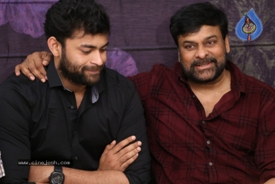 Chiranjeevi Press Meet About Tholiprema Photos - 20 of 21