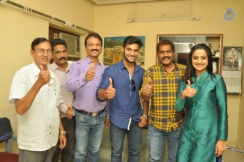 Chuttalabbayi Team Visits in Hyderabad Theaters - 62 of 63