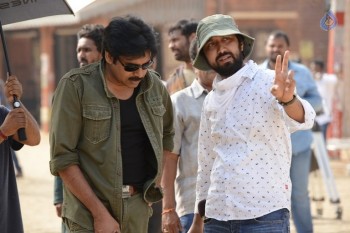 Director Bobby at Sardaar Gabbar Singh Sets - 21 of 21