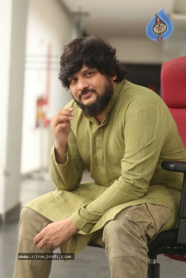 Director Surender Reddy Interview Photos - 12 of 19