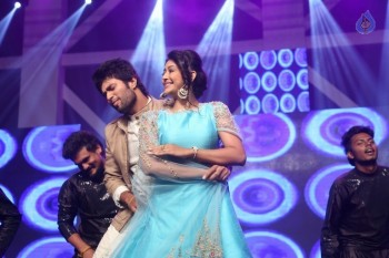 Dwaraka Movie Audio Launch 02 - 23 of 44