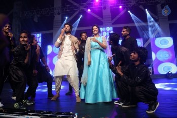 Dwaraka Movie Audio Launch 02 - 25 of 44