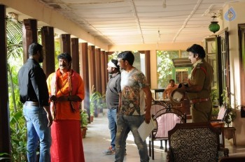 Dwaraka Movie Working Photos - 8 of 11