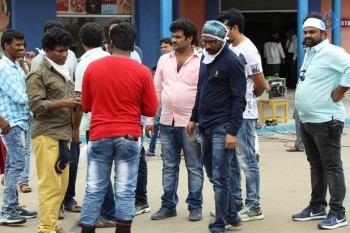 Dwaraka Movie Working Photos - 10 of 11