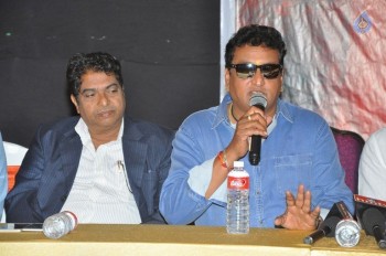 Dwaraka Team Press Meet at Haailand - 9 of 41