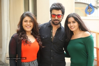 E EE Movie Trailer Launch Photos - 4 of 21