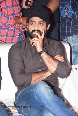 Entha Manchivaadavuraa Pre Release Event Set 02 - 53 of 81
