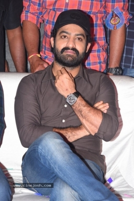 Entha Manchivaadavuraa Pre Release Event Set 02 - 62 of 81