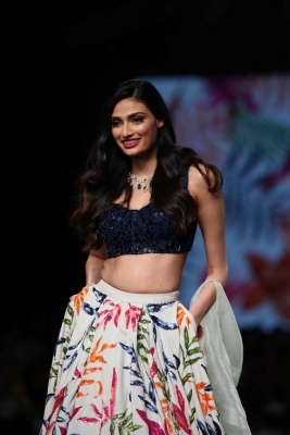 Heroines Walks The Ramp At Lotus Fashion Week 2019 - 15 of 21