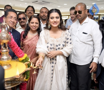 Joyalukkas Akshaya Tritiya 2019 Collection Unveiled By Kajol - 18 of 20