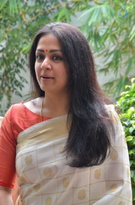 Jyothika at Heirloom Kanjivaram Exhibition Photos - 4 of 18