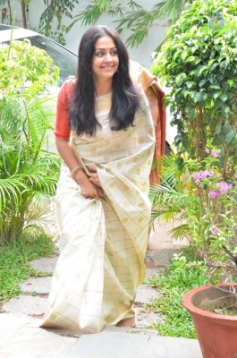 Jyothika at Heirloom Kanjivaram Exhibition Photos - 8 of 18