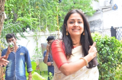 Jyothika at Heirloom Kanjivaram Exhibition Photos - 10 of 18