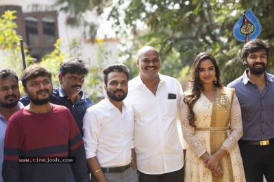 Katha Kanchiki Manam Intiki Movie Opening Stills - 6 of 14