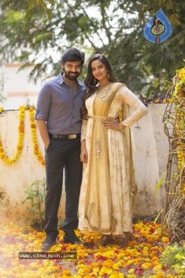 Katha Kanchiki Manam Intiki Movie Opening Stills - 8 of 14