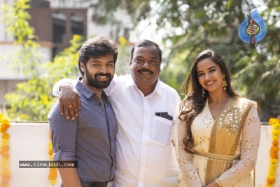 Katha Kanchiki Manam Intiki Movie Opening Stills - 11 of 14