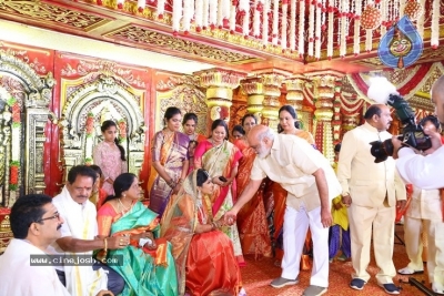 Kodi Ramakrishna Daughter Pravallika Wedding Photos - 33 of 37