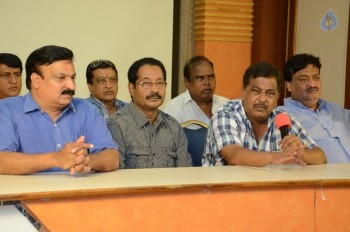 Loafer Movie Distributors Press Meet - 11 of 30