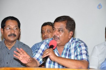 Loafer Movie Distributors Press Meet - 17 of 30