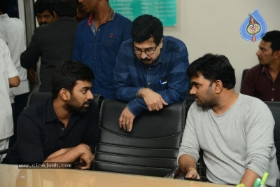 London Babulu Team Hungama at Vijayawada - 42 of 42