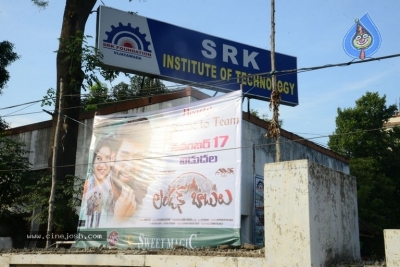 London Babulu Team Hungama at Vijayawada - 32 of 42