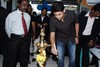 Mahesh Babu at Universal Cell Shop - 107 of 115