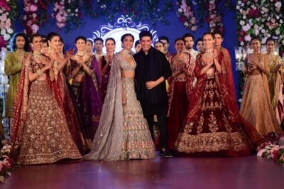 Manish Malhotra Wedding Collection Launch - 2 of 10