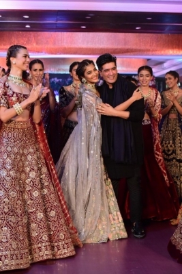 Manish Malhotra Wedding Collection Launch - 4 of 10