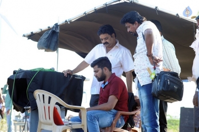 Meda Meeda Abbayi Working Stills - 8 of 13