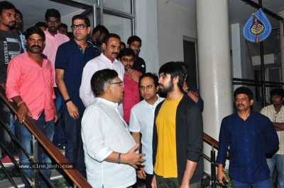 Mega Star Chiranjeevi Watching Vijetha Movie - 32 of 28