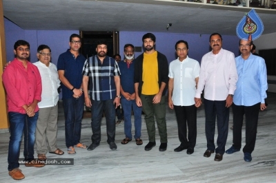 Mega Star Chiranjeevi Watching Vijetha Movie - 36 of 28