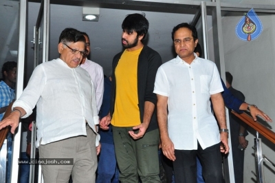 Mega Star Chiranjeevi Watching Vijetha Movie - 37 of 28