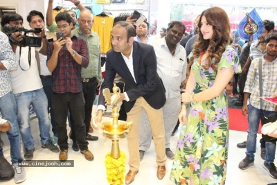Mehreen Pirzada Launches 13th Store Of Easy Buy - 30 of 38