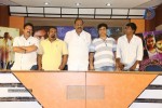 Oka Rathrilo Iddaru Ammayilu PM - 8 of 27