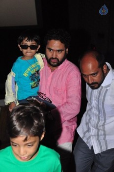 Okka Ammayi Thappa Theater Coverage - 13 of 23