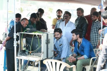 Okka Ammayi Thappa Working Photos - 13 of 15