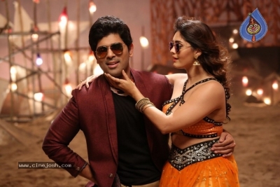 Okka Kshanam Movie Song Making Photos - 37 of 31