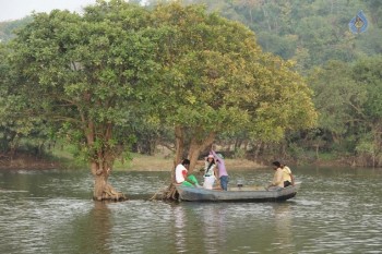 Okkaditho Modalaindi Working Photos - 13 of 63