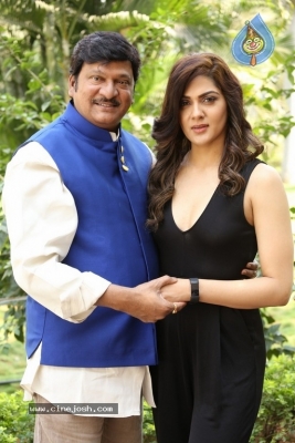 Oollo Pelliki Kukkala Hadavidi Movie Press Meet - 7 of 19