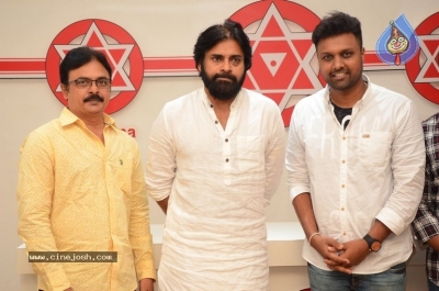 Pawan Kalyan Launches Aata Gadhara Shiva Movie Song - 4 of 26